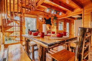 Perfect Smokies Escape Park View Hot Tub More