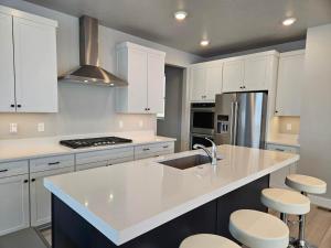 Cozy Modern house with Fireplace, Park city