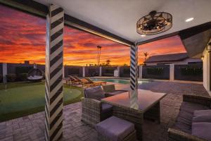 Glimmer-Sparkling Pool & Mini Golf-Near Old Town