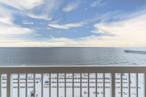 It’s Sea-esta Time! Sleep, Sun, & Sea on the 9th Floor! Sleeps 6! Beachfront!