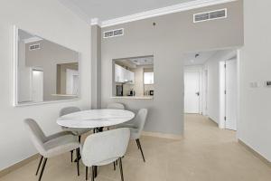 Waves - Elegant 1BR Retreat in JVC with Balcony