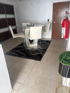 Diva Home Studio Near Ferry and Beach