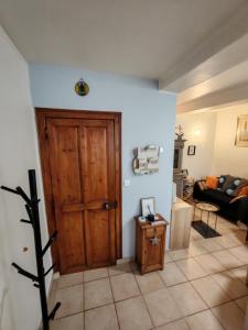 Larras Square maison au calme avec deux chambres