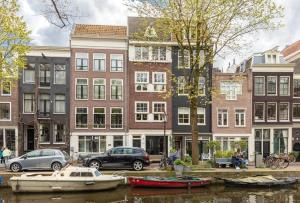 Canal house Egelantiersgracht with private garden