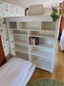 Modern villa, exclusive location with beach by Siljan