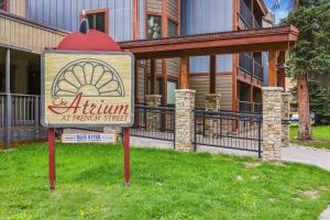 Cozy 1-bedroom condo in Breckenridge with hot tub access Atrium 003!