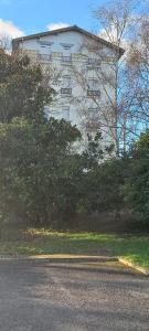 Studio rez de Chaussée rénové tout confort à proximité Thermes et casino