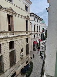 Wake up next to Vicenzas Most Beautiful Square!