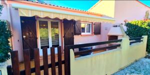 Les Lavandines 2 proche commerces et plages