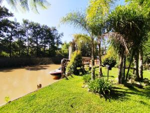 Cabaña Los Castores - Delta Tigre con piscina y muelle privado