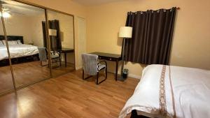 Citrus Loft Room B - Quiet and Convenience Female Only