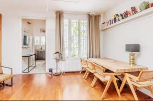 Bright Parisian apartment