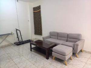 Catchy & Traveler-Friendly Room