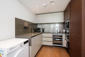Battersea Power station 2 Bed Close To Harrods