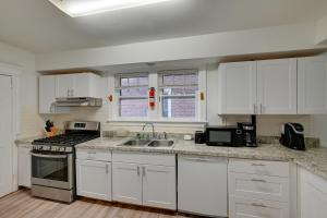 2 Blocks to Beach and Boardwalk Ventnor City Escape