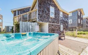 The Atrdis - Kitty Hawk MP 4.5, Semi-Oceanfront, 6 Bedrooms, Ocean Views, Hot Tub