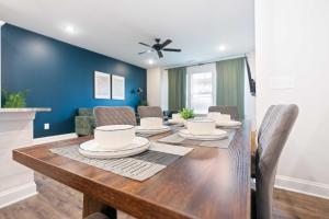 Luxe King 5BR Townhouse Mins to Downtown Durham