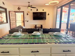 Las Gaviotas 2BR 2BA Ocean View 1st FL- 413