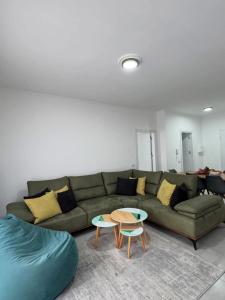 Modern & Bright Apartment with Everything You Need