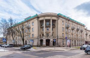 M-Size Modern Studio City Center