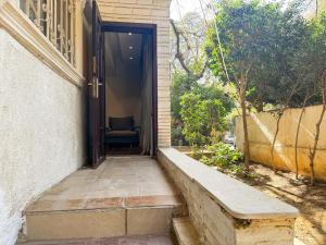 Tigris Maadi, Street 221, a quiet place