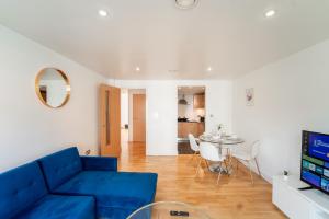 Cozy 2BR Apt in Greenwich, Near O2 Arena and Excel, Fast Wi-Fi, Free Parking, Excellent links Elizabeth and Southeastern Line