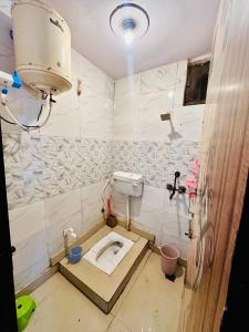 3BHK Flat in a Vibrant Islamic Locality