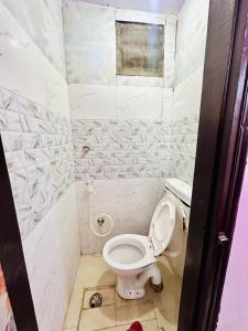 3BHK Flat in a Vibrant Islamic Locality