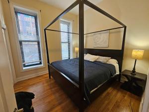 Gold Coast DOWNTOWN CHICAGO Sleeps 20