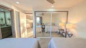 Beach & Pool Apartment