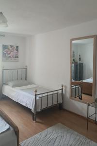 Apartments with parking space Vodice - 927