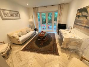 2 bedroom Kensington Suites