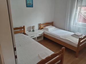 Apartments by the sea Rogoznica - 20497
