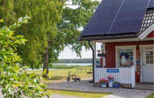 2 Bedroom Beautiful Home In Byxelkrok