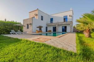 villa soleil 4 chambres vue panoramique avec piscine