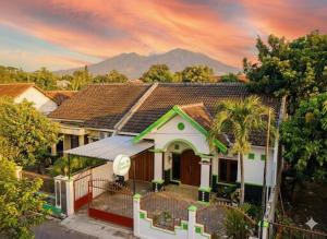 Griyaponcowolo Syariah Full Furnished Family Home in Central Jogja