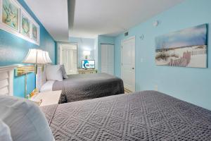 Baywatch Updated w Direct Ocean Front View, Pools