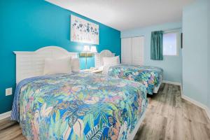 Baywatch Updated w Direct Ocean Front View, Pools