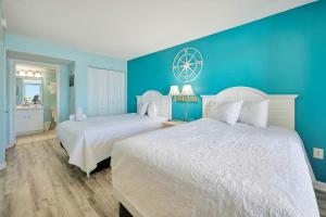 Baywatch Updated w Direct Ocean Front View, Pools