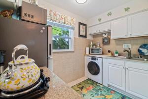 The Paradise Bird Cottage