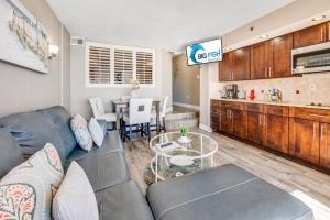 Beach Cove 1BR Oceanfront Condo,Nice Balcony,Pools