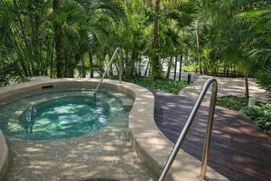 3B Deluxe wPrivate Pool near Golf Course