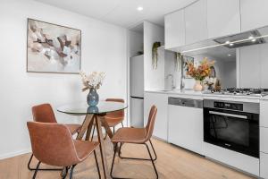 Gorgeous Melbourne Views - Stunning 2BR Southbank!