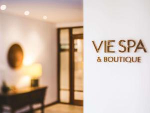 Pullman Palm Cove Sea Temple Resort & Spa