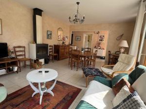 Villa lumineuse proche plages, Wifi, animaux acceptés - FR-1-555-125