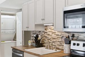 Fall Creek Farmhouse For 6