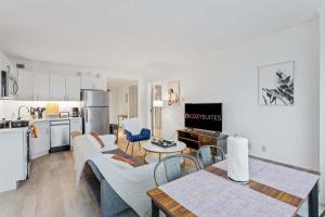 2BR 3BA Beachfront Rental in Town CozySuites