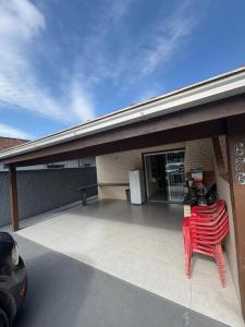 Casa com Piscina - São Francisco do Sul