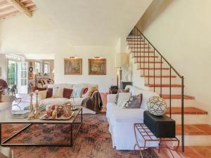 Villa in Camaiore with Pool & Tuscan Views