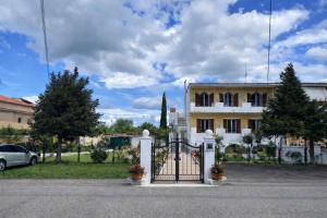 Ameli Studio ,Balcony with Mountain View, Kitchenette, 1km to Beach by likeyourhome